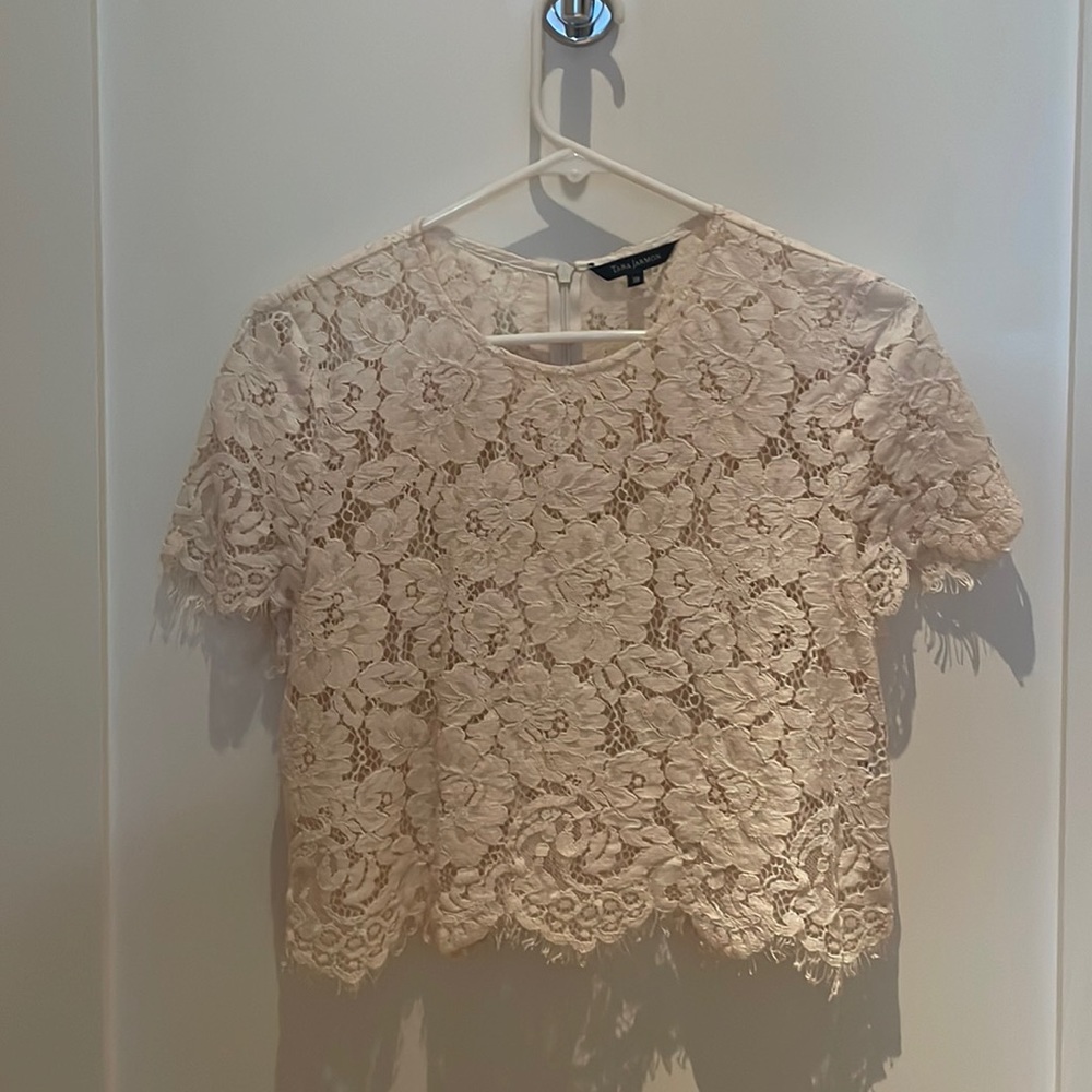 Tara Jarmon cream lace unlined crop top w/ hidden zip - 38 (size 4?)